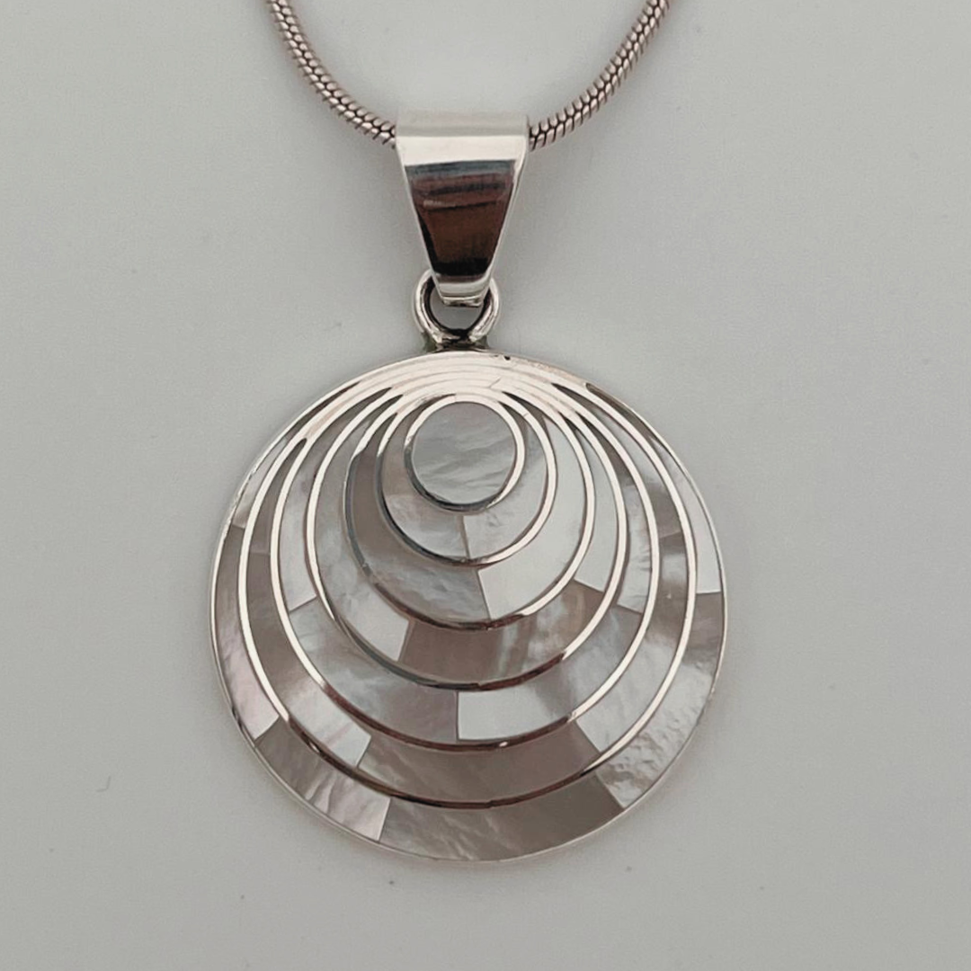 COLLIER INCA CULTE DE L'EAU NACRE