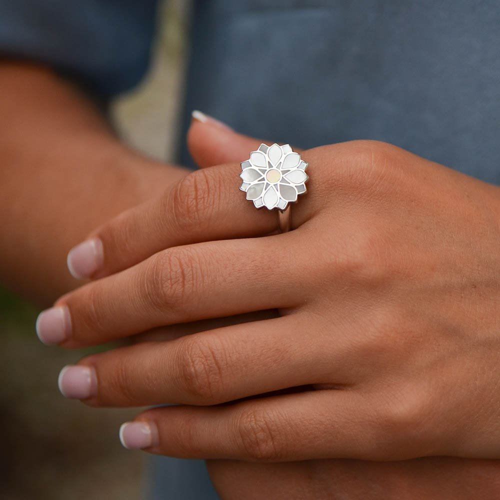 BAGUE INCA MARGUERITE NACRE