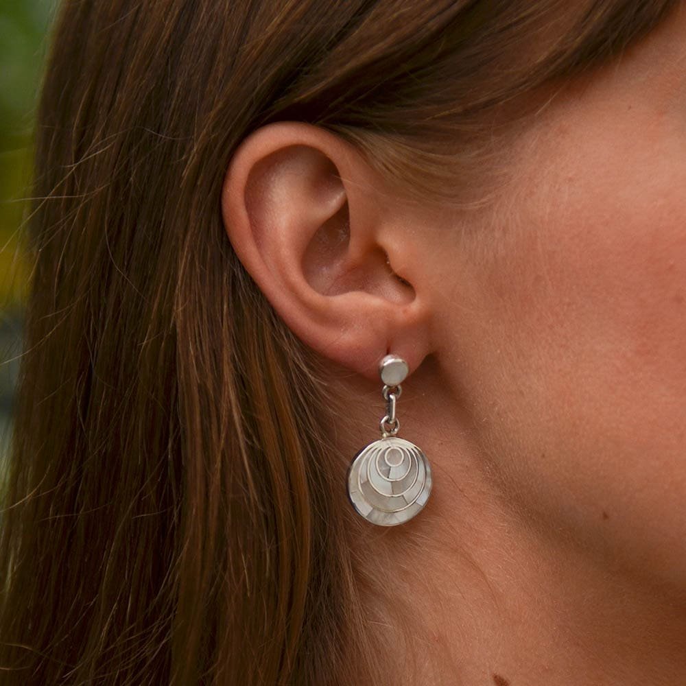 BOUCLES D'OREILLES INCA CULTE DE L'EAU NACRE