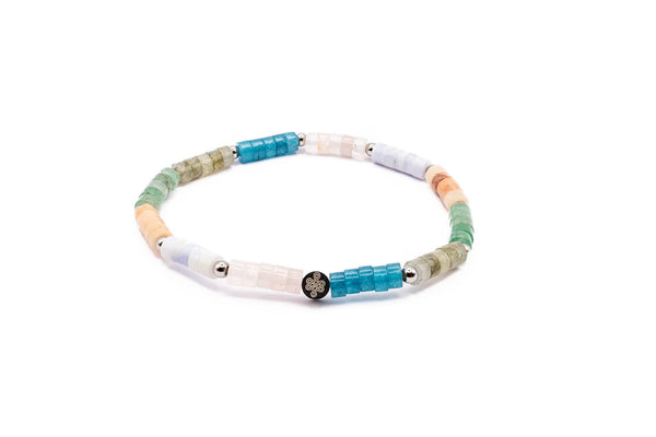 ARMBAND MIT GEMISCHTEN PERLEN