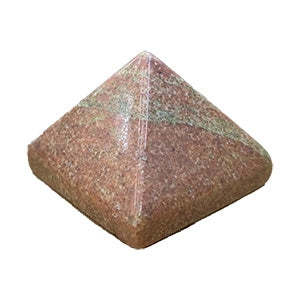 Piramides de piedras naturales